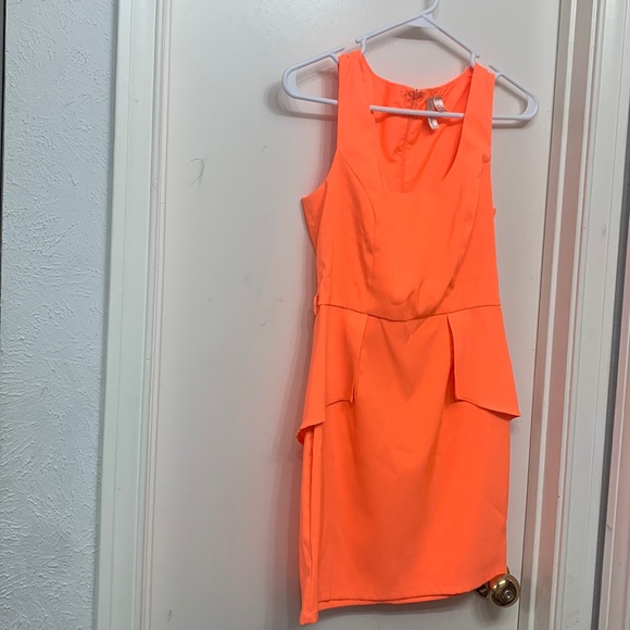orange color dress - Picture 1 of 3